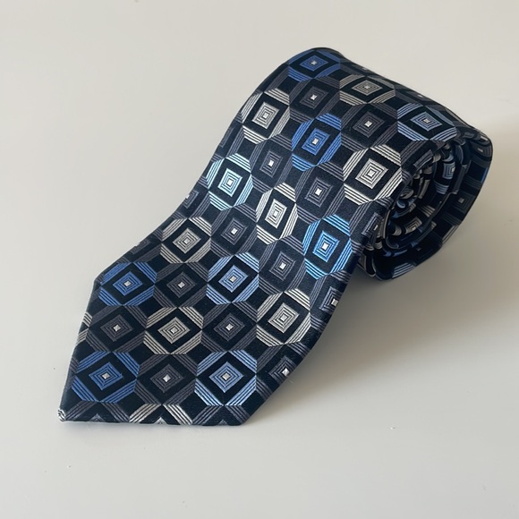 Michael Kors Silk Tie - Picture 2 of 7